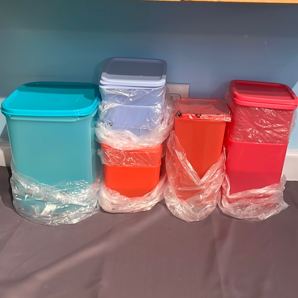 New Tupperware FUN COLOUR storage containers / modular mate
